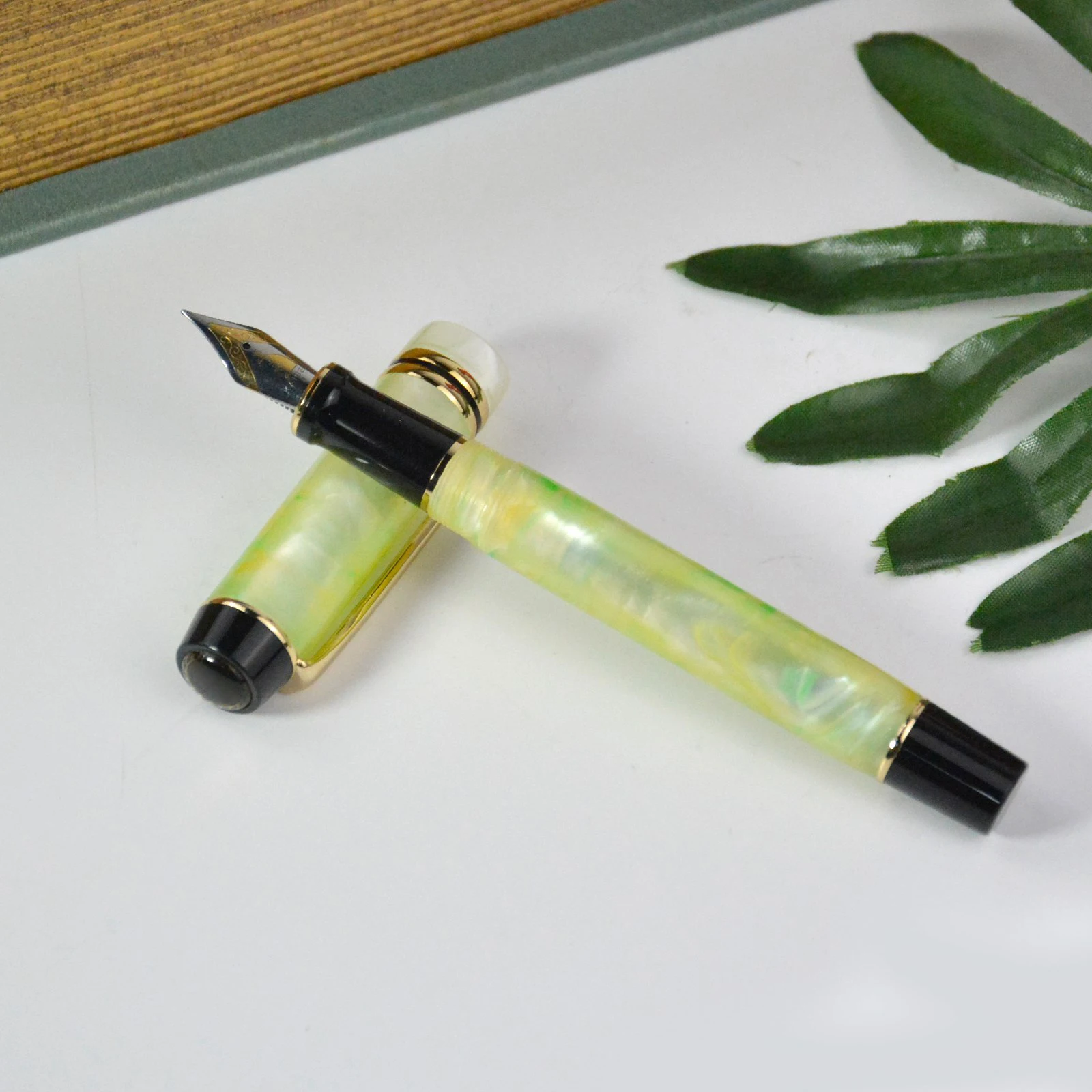 Kaigelu 316 Celluloid Yellow Green Fountain Pen Iridium EF/F/M Nib Beautiful Pen