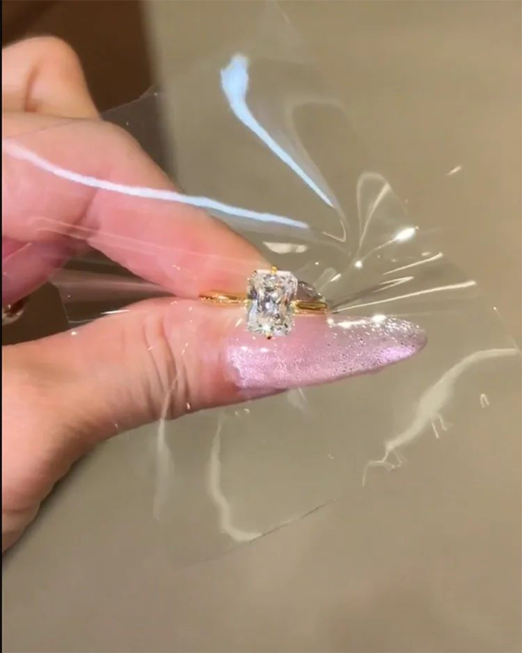 

Solid 18K YELLOW gold Lab grown dimaond ring IGI Radiant cut D VS1 Wedding engagement ring Payty gift