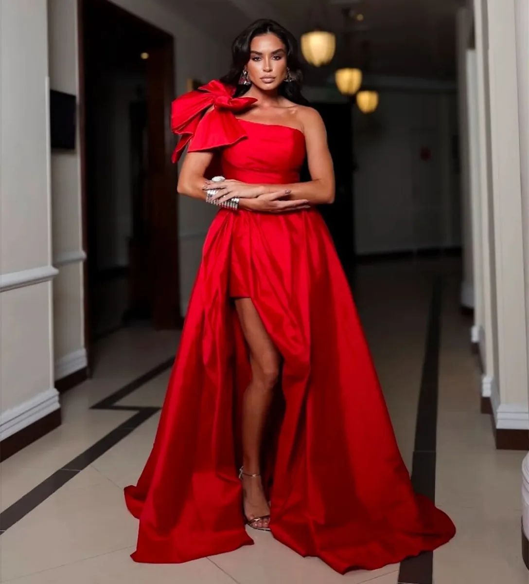 

Customized Long Red Prom Dresses with Bow Taffeta Robe De Soiree A-Line Pleated One Shoulder Zipper Evening Dresses for Women