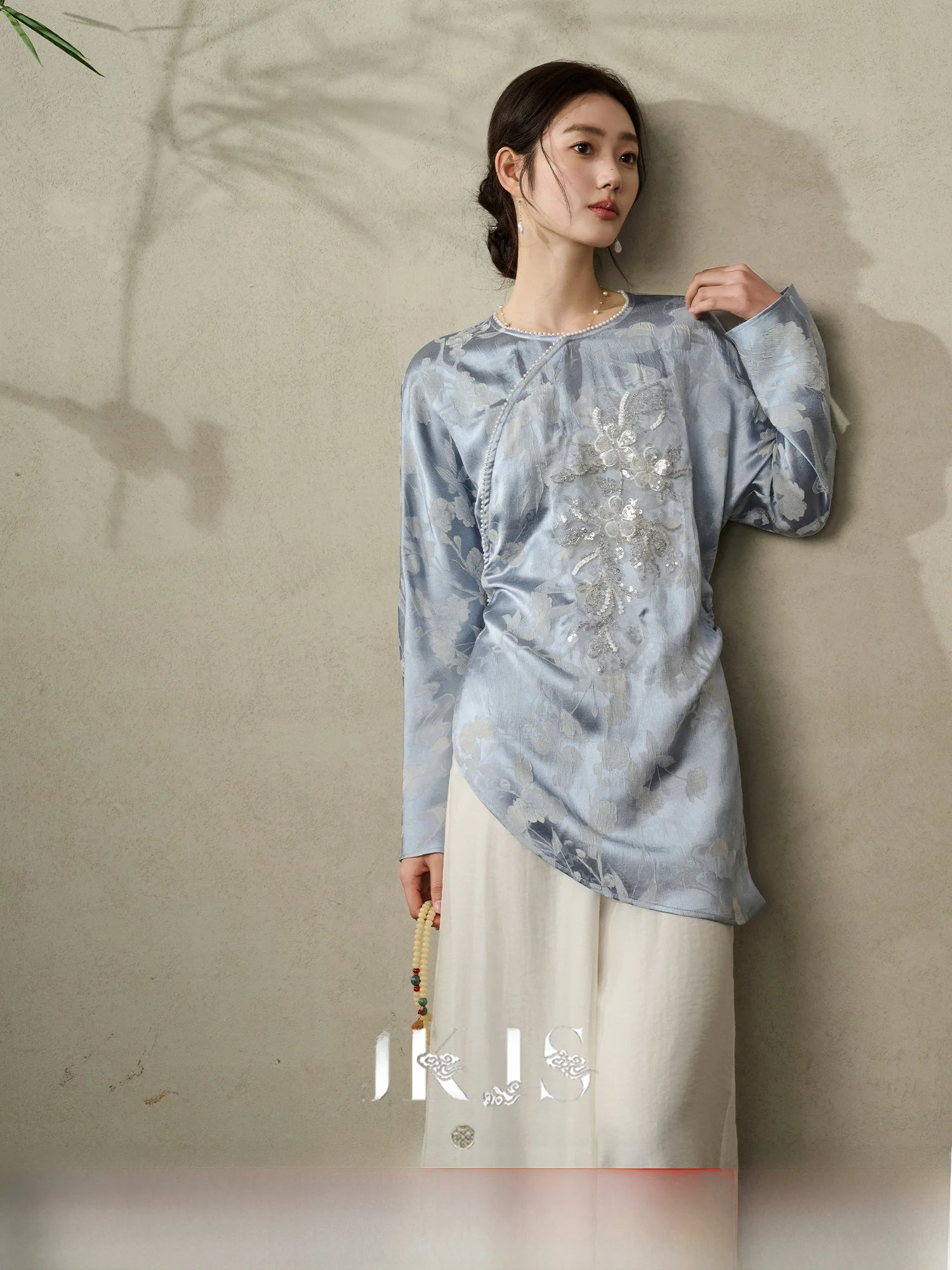 

Синяя круглая футболка с длинным рукавом в новом китайском стиле, из полиэфирного волокна, женская.