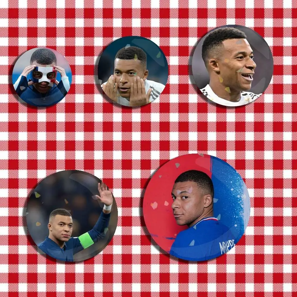 

Football K-Kylian France M-Mbappe Laser Badge Creative Pins Brooch for Bag Clothes Hat Decor Gifts Fans Collect