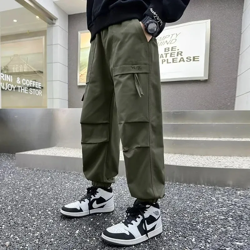 4-14 Jahre Jungen Casual Latzhose UNITIM Herbst Kinder Jungen Cargo-Hose Lose Elastische Taille Junior Jungen Hose mit Schriftzug Kinder Jungen Hose – Detail 2