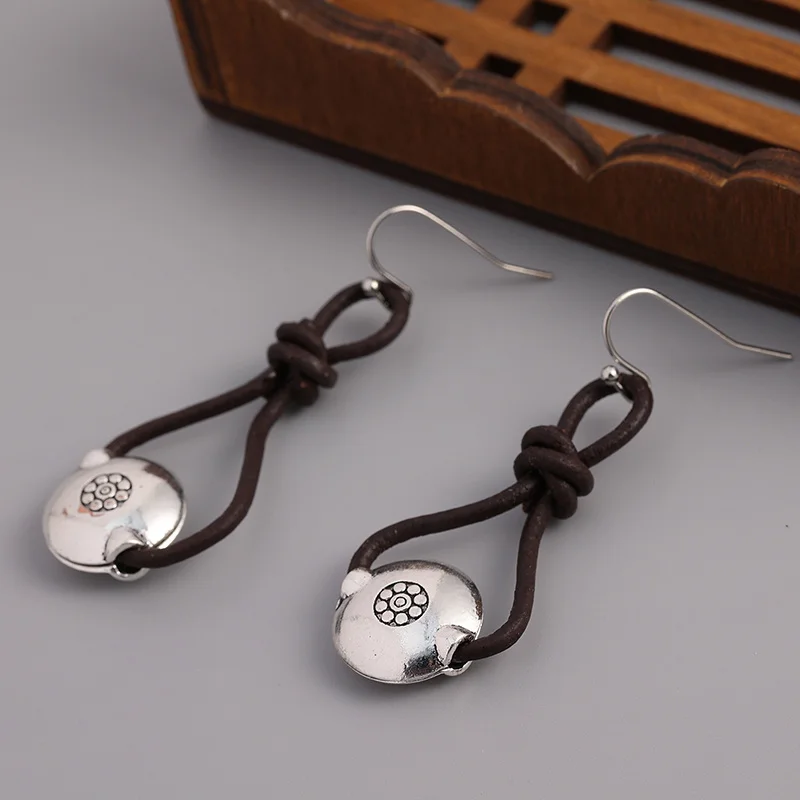 Vintage Silver Color Round Carving Pattern Earrings Ethnic Leather Wrapping Dangle Earrings for Women Jewelry