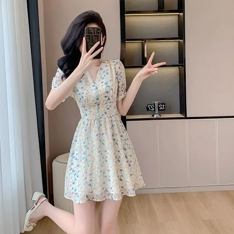 Letnia szyfonowa sukienka w kwiaty Wysoka talia wyszczuplająca Elegancka minimalistyczna sukienka z nadrukiem