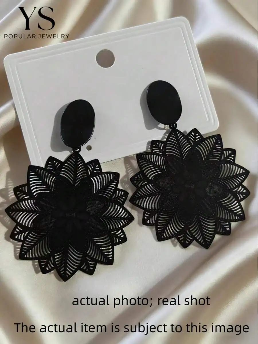 1pair Fashionable Ultra-Thin Computer-Etched Floral Earrings, High Quality Black Earrings, Perfect For Women's Daily Wear