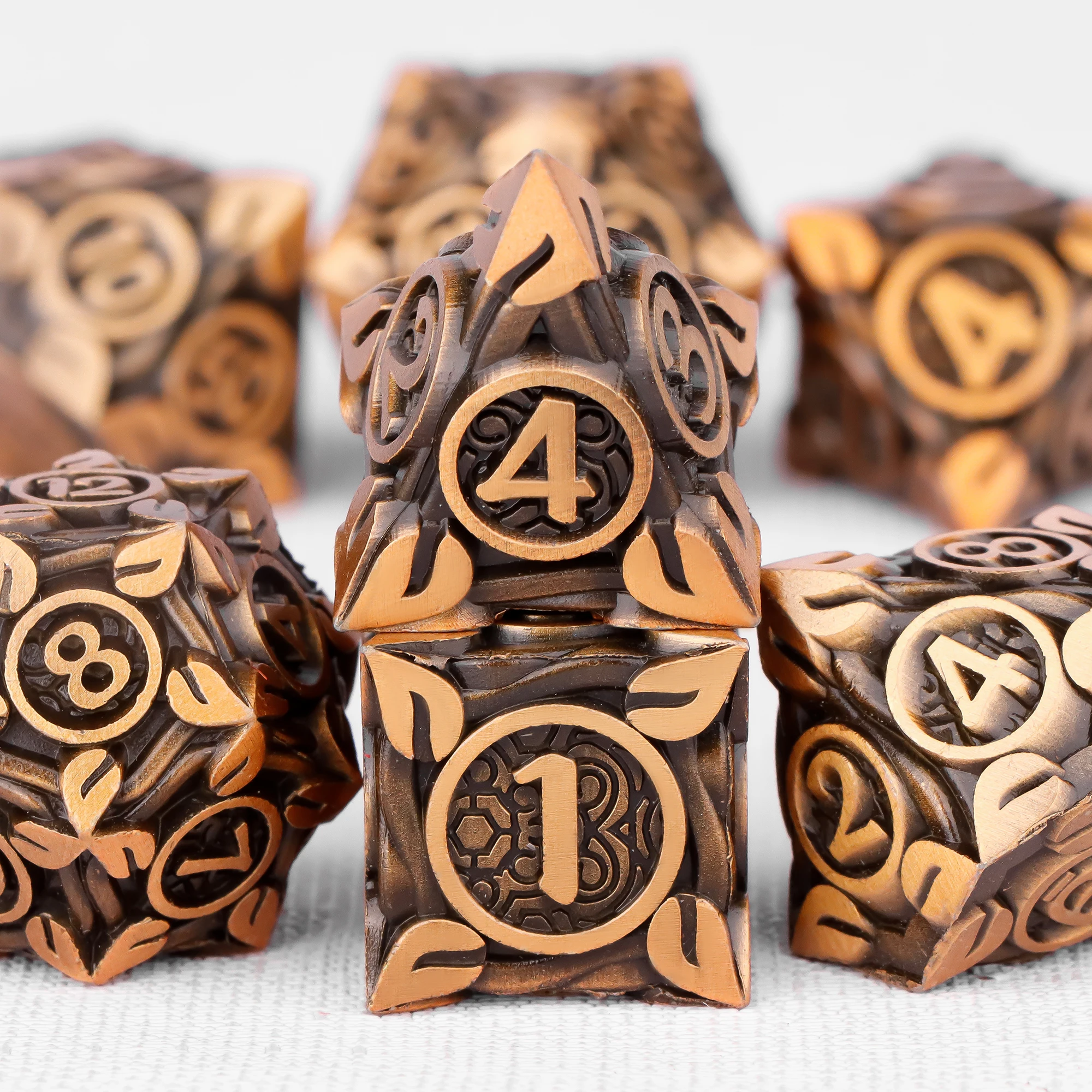 

Набор тяжелых металлических многогранных кубиков для подземелий и драконов, металлические игральные кости, подарок для настольных игр Pathfinder MTG, D & D, Рождественский подарок