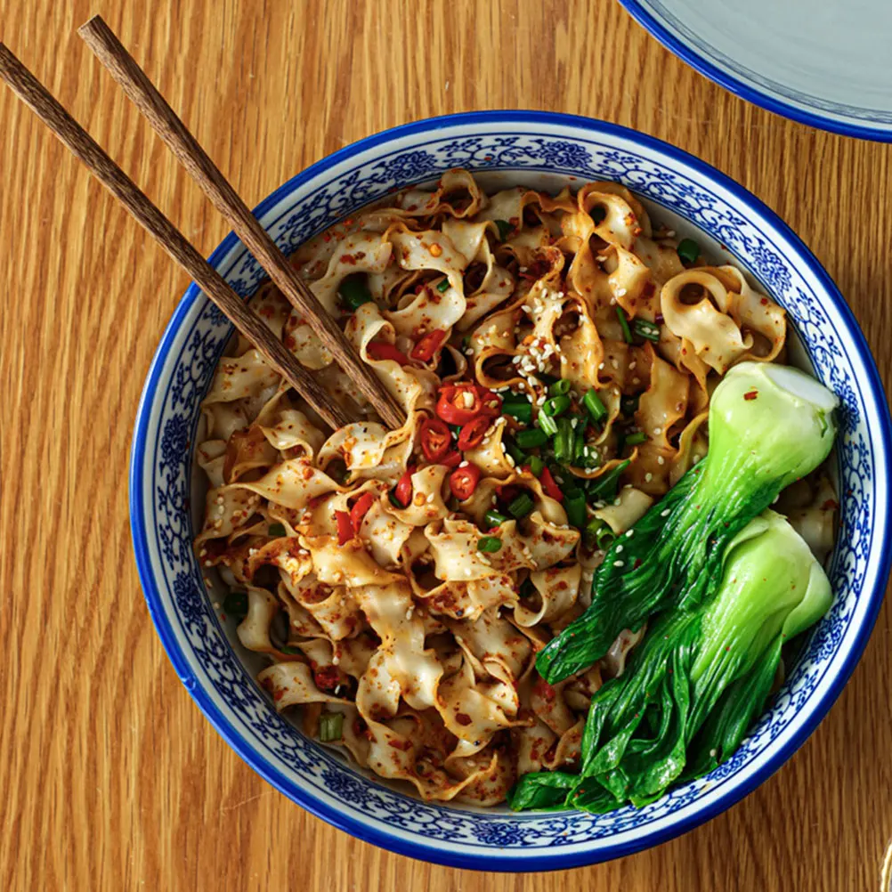 

1 шт. изысканная сине-белая фарфоровая миска в китайском стиле идеального размера для различных продуктов, подходит для горячей и холодной еды