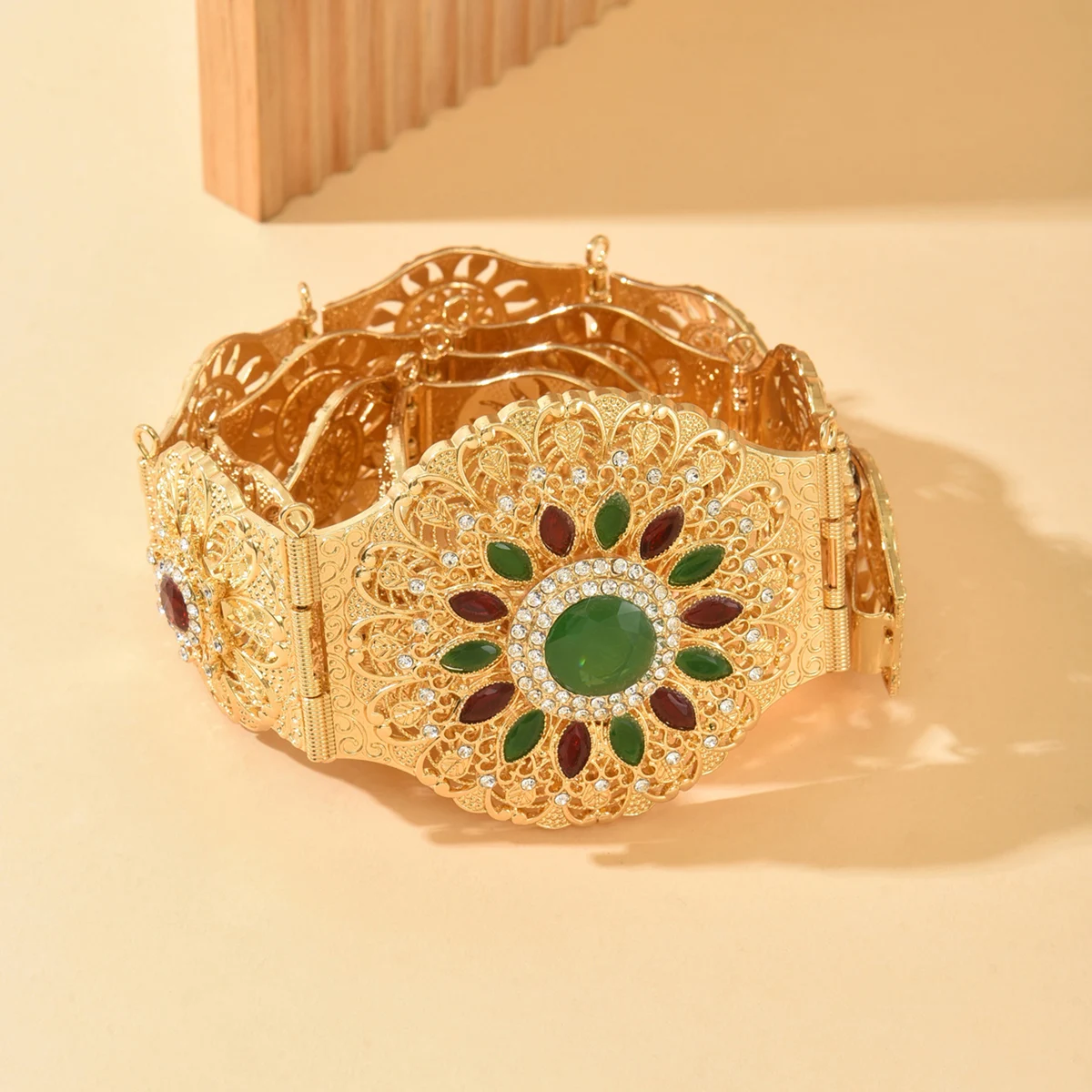 

Luxury Golden Waist Belt With Colorful Gemstones Sparkling Crystal Details Elegant Wedding Bridal Accessory