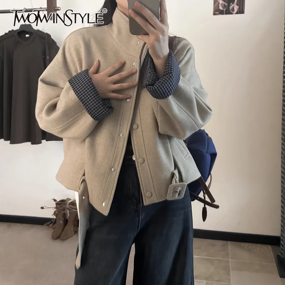 

TWOTWINSTYLE однотонная шикарная куртка с поясом, женская свободная уличная одежда с воротником-стойкой и длинными рукавами, женские куртки, осенняя мода, новинка