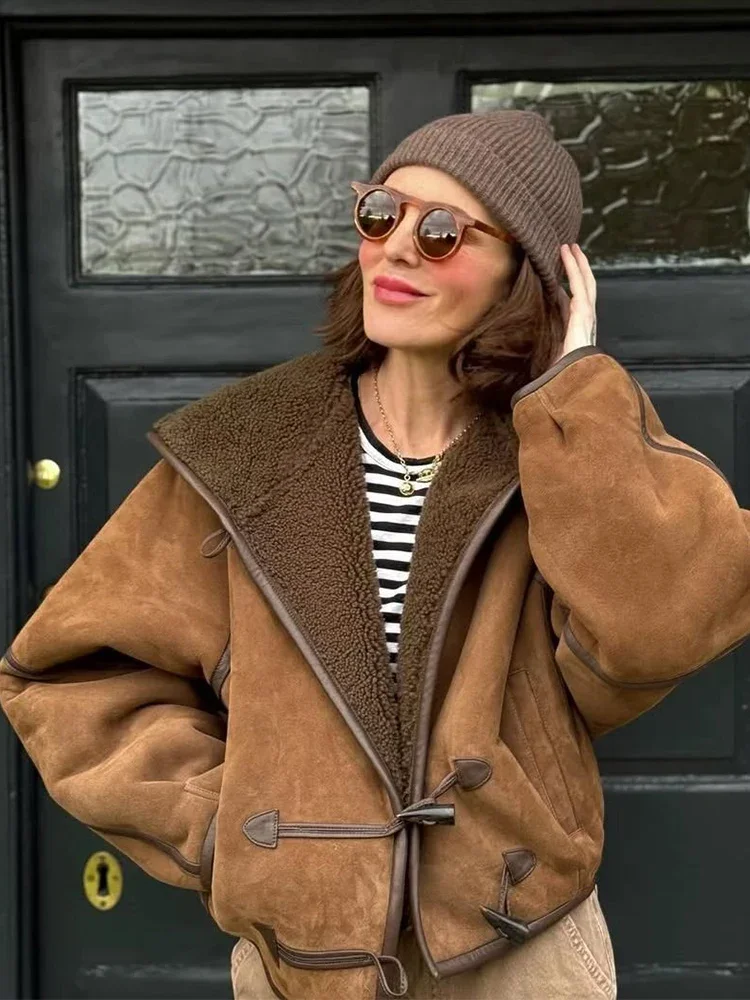 

Autumn Winter New Women Sheep Shearling Suede Fur Coat Retro Hooded Long Sleeve Loose Female Chic Horn Button Jacket