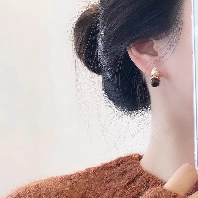 Tiger Eye Pearl Stud Earrings for Women Vintage Caramel Creamy White Hypoallergenic Elegant Fall Winter Daily Jewelry Gift