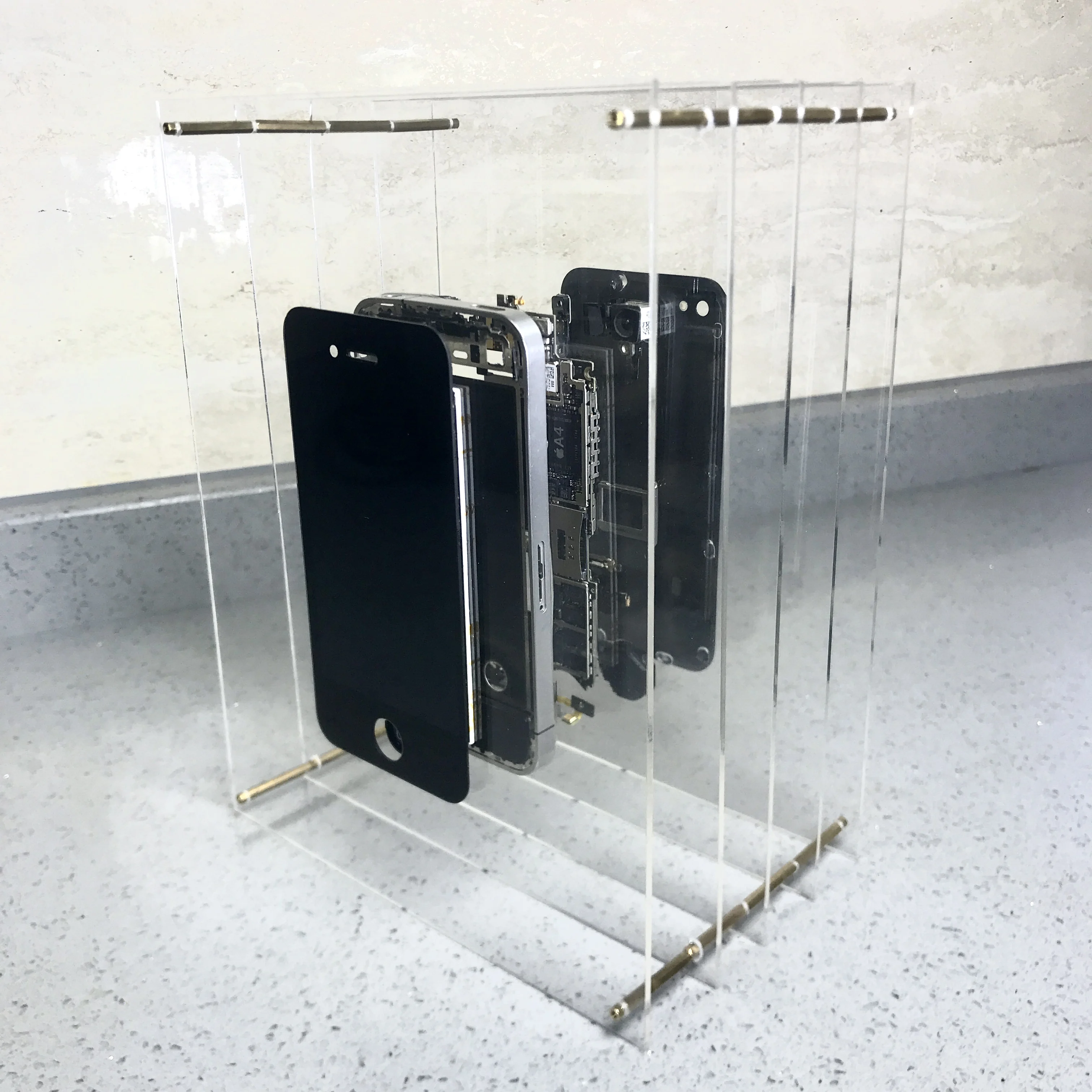 iPhone disassembled three-dimensional specimen real machine decomposition handmade ornaments