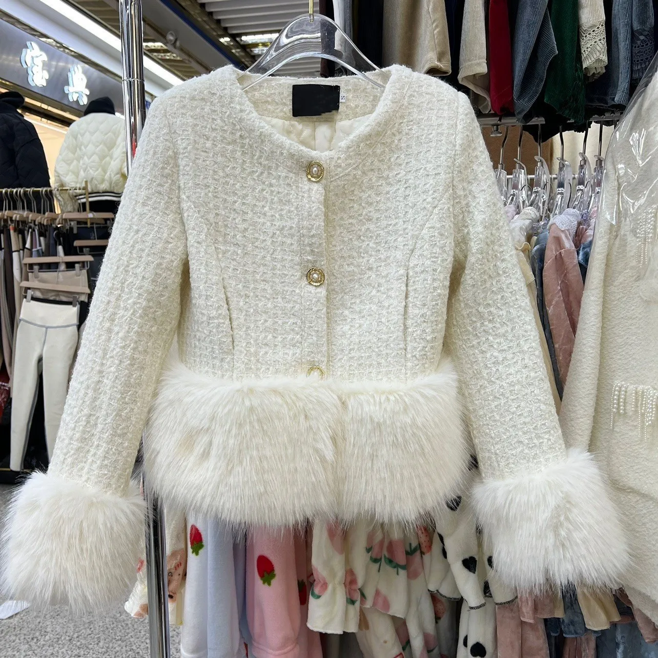 Autumn Winter Women\'s White Imitation Fox Fur Single Breasted Short Jacket New High-Quality Cotton/Non Cotton Wool Coats