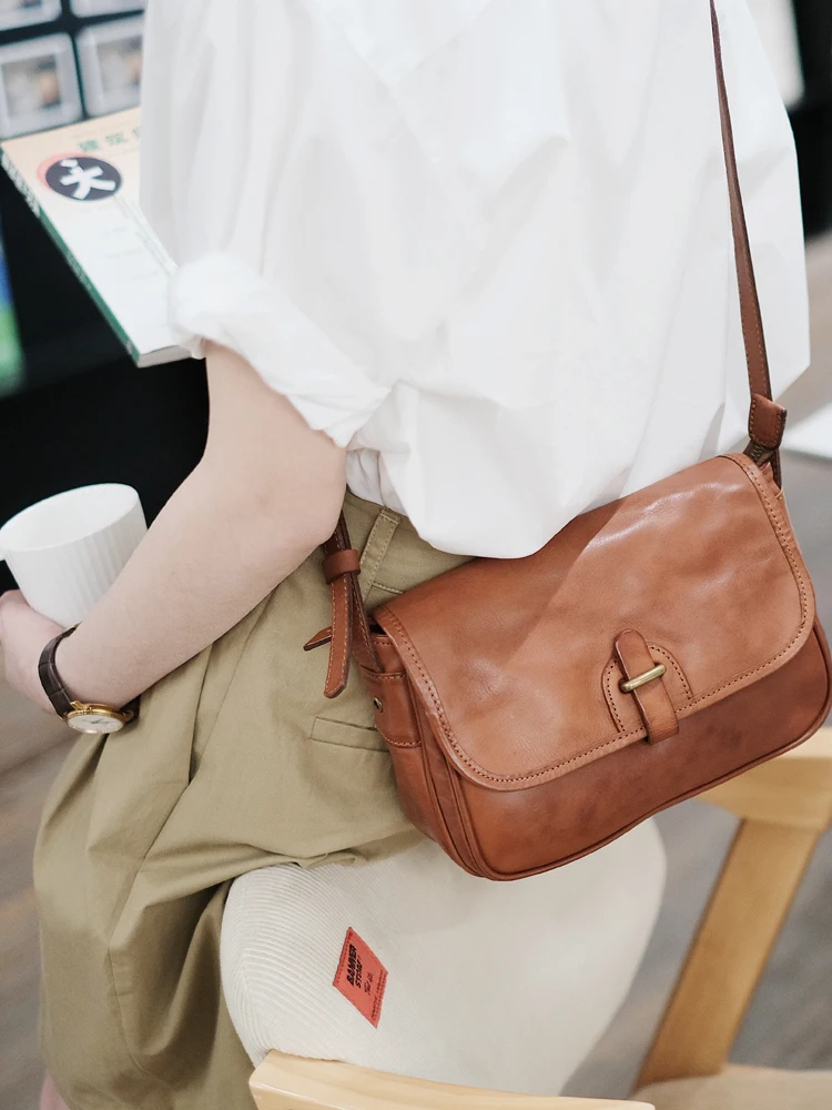 

PNDME casual commuting high quality genuine leather women's messenger bag vintage handmade cow leather female shoulder bag
