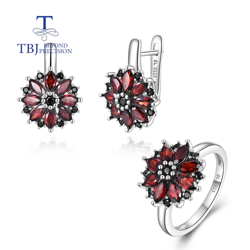 

Flower shape design natural Mozambique garnet ring earrings Fashion high sense new light luxury jewelry women