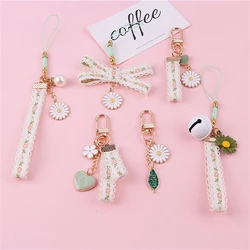 Cute Daisy Flower Keychain Creative Smart Phone Strap Pendant Car Keyring Accessories Women Bag Ornaments Shopping Souvenir Gift