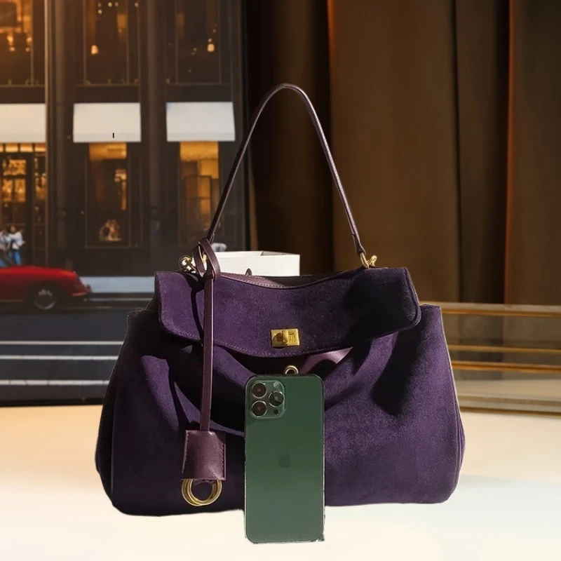 حقيبة يد نسائية كلاسيكية ذات سعة كبيرة - بني أنيق، إغلاق منظمي، مقابض قوية للعمل والسفر والاستخدام اليومي