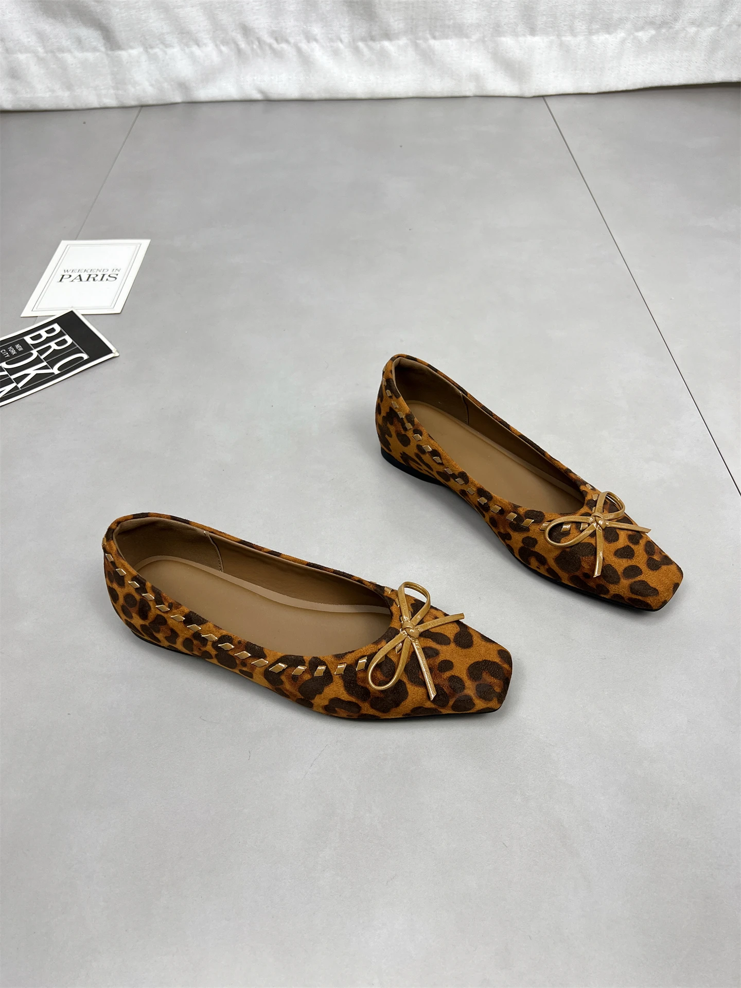 verano-2026-nuevas-zapatillas-de-ballet-para-mujer-estampado-de-leopardo-ligeras-sin-cordones-corte-bajo-con-nudo-elegantes-y-casuales