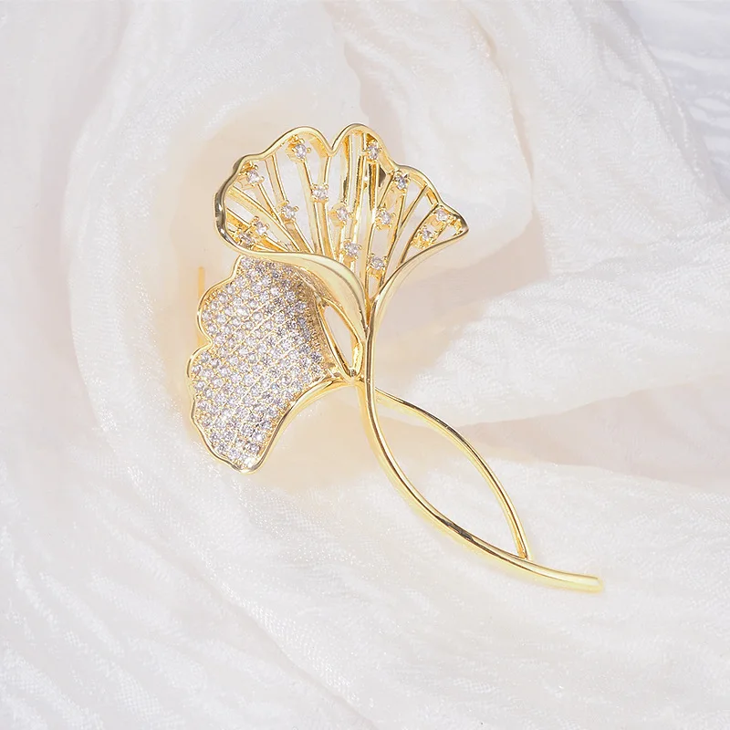 Korean Version Girl Brooch Fashion Style Temperament Light Luxury Double Ginkgo Leaf Brooch Suit Suit Buckle Accessories Corsage