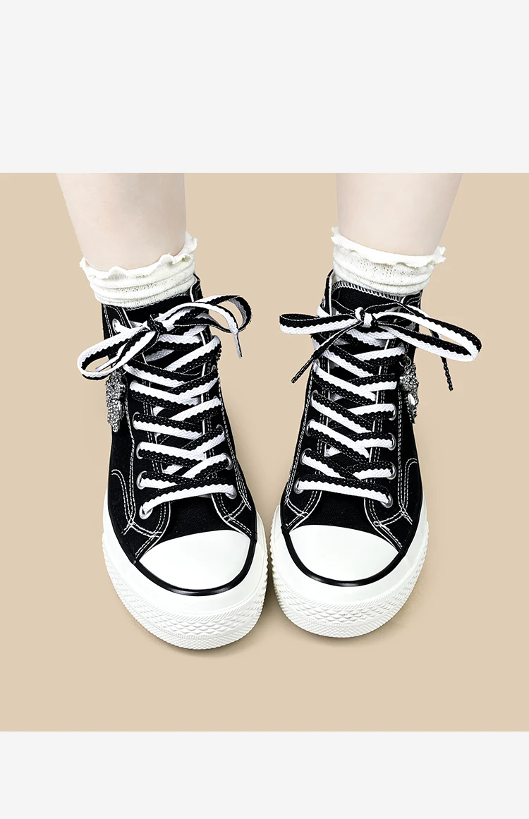 Amy und Michael Kawaii Bären-Charms Damen-Sneaker Niedliche Mädchen-Studenten High-Top Freizeit-Leinenschuhe Modische Teenager-Skateschuhe – Detail 5