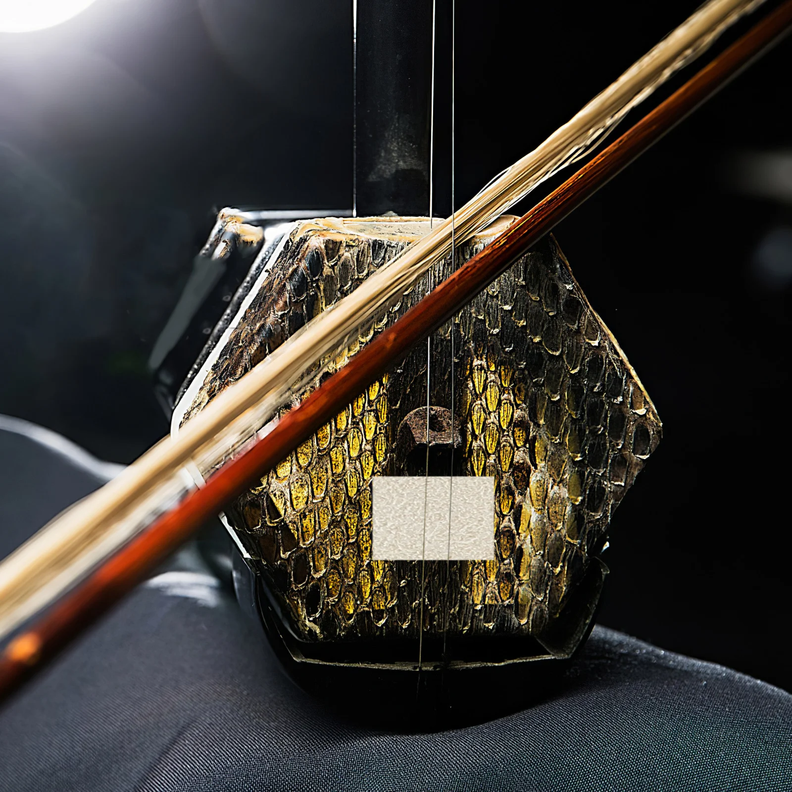 

4Pcs Erhu Practice Mute Pad Suede Material Sound Dampening for Quiet Playing Adjustable Fit Lightweight Portable Musician