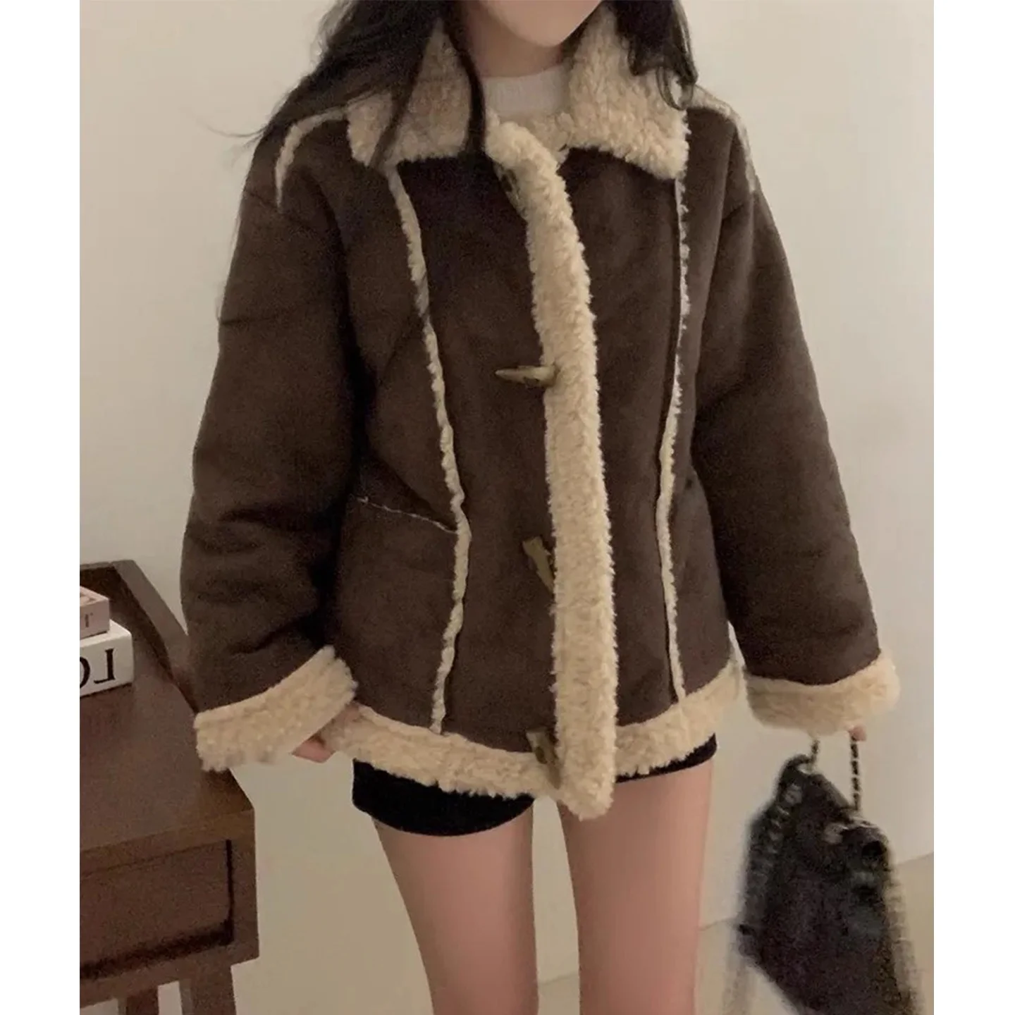 Pelle con bottoni retrò e pelliccia di agnello Jaet Donna Inverno Nuovo Sle Double ket Capispalla versatile Pendolarismo Sle Poliestere...