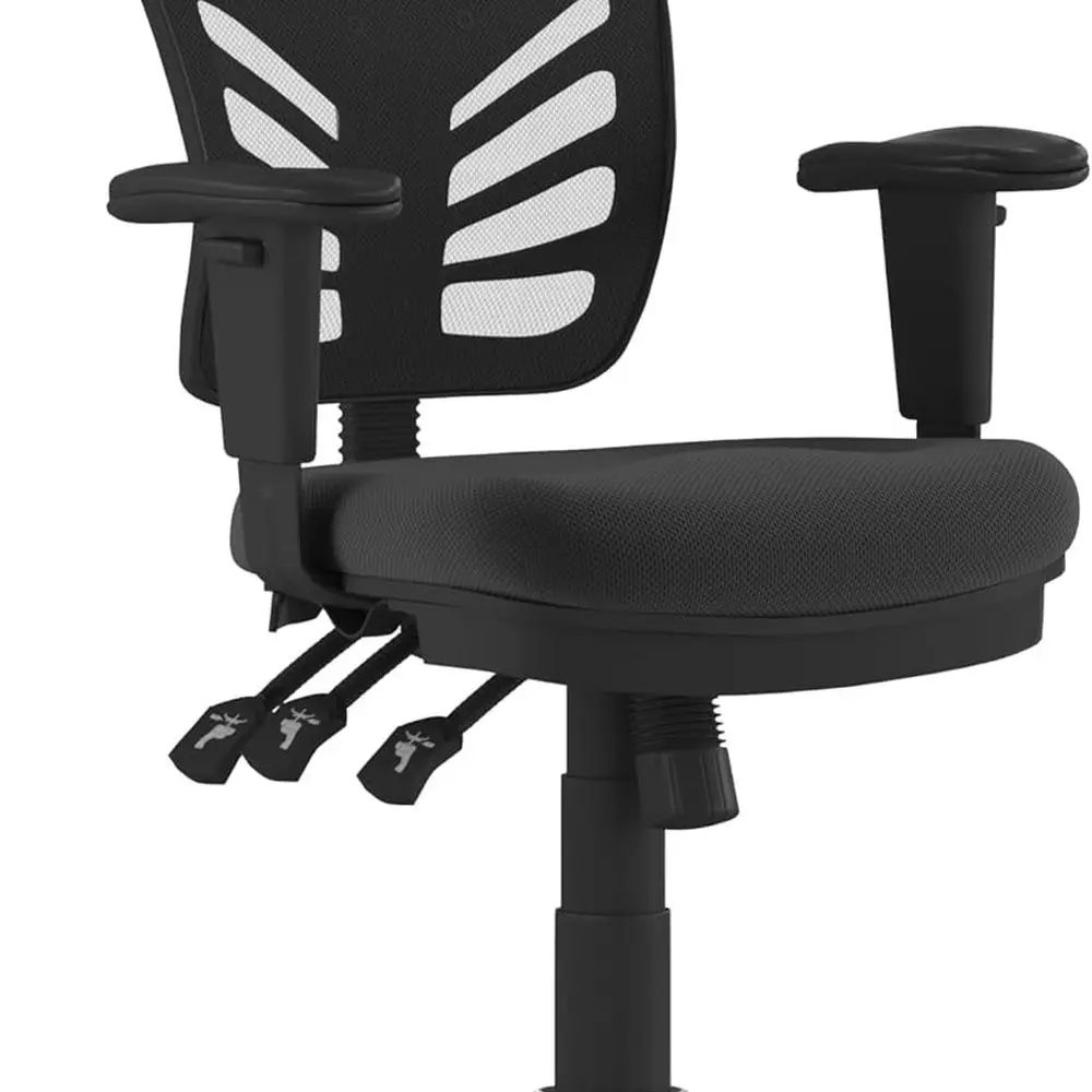 

Эргономичное вращающееся офисное кресло из черной сетки с регулируемыми подлокотниками и прозрачными колесами