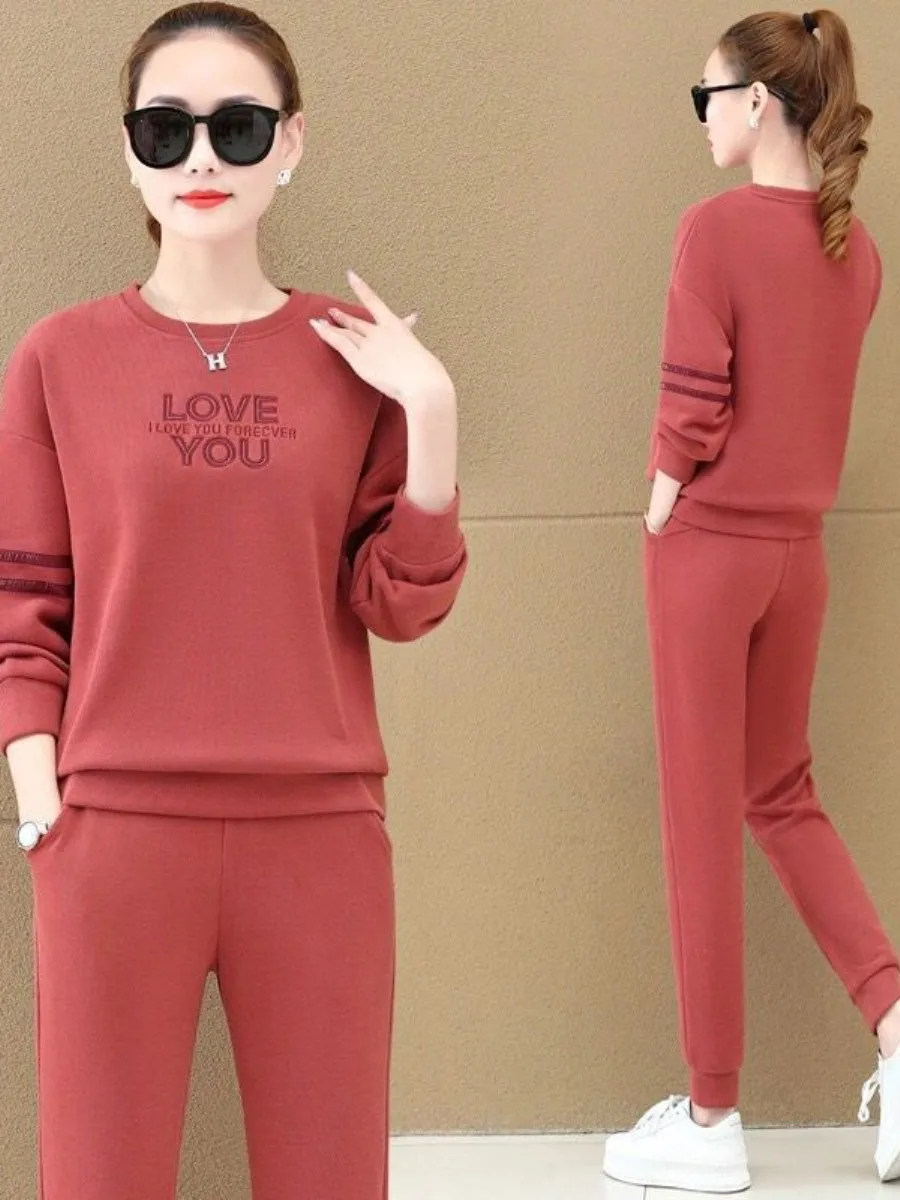 fashionable-large-size-women's-embroidered-sporty-casual-sweatshirt-set-loose-two-piece-suite-anti-aging-autumn-new-style