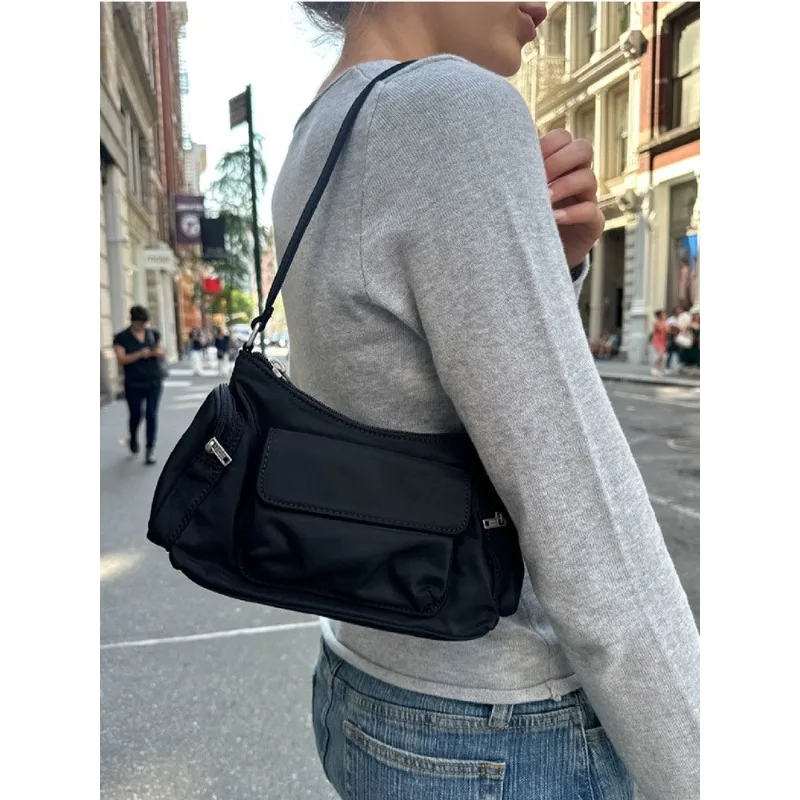 

Y2k Black Nylon Shoulder Bag Women Vintage Solid Color Designer Commuting Handbag Female Korean Fashion 2024 Trend Aesthetic