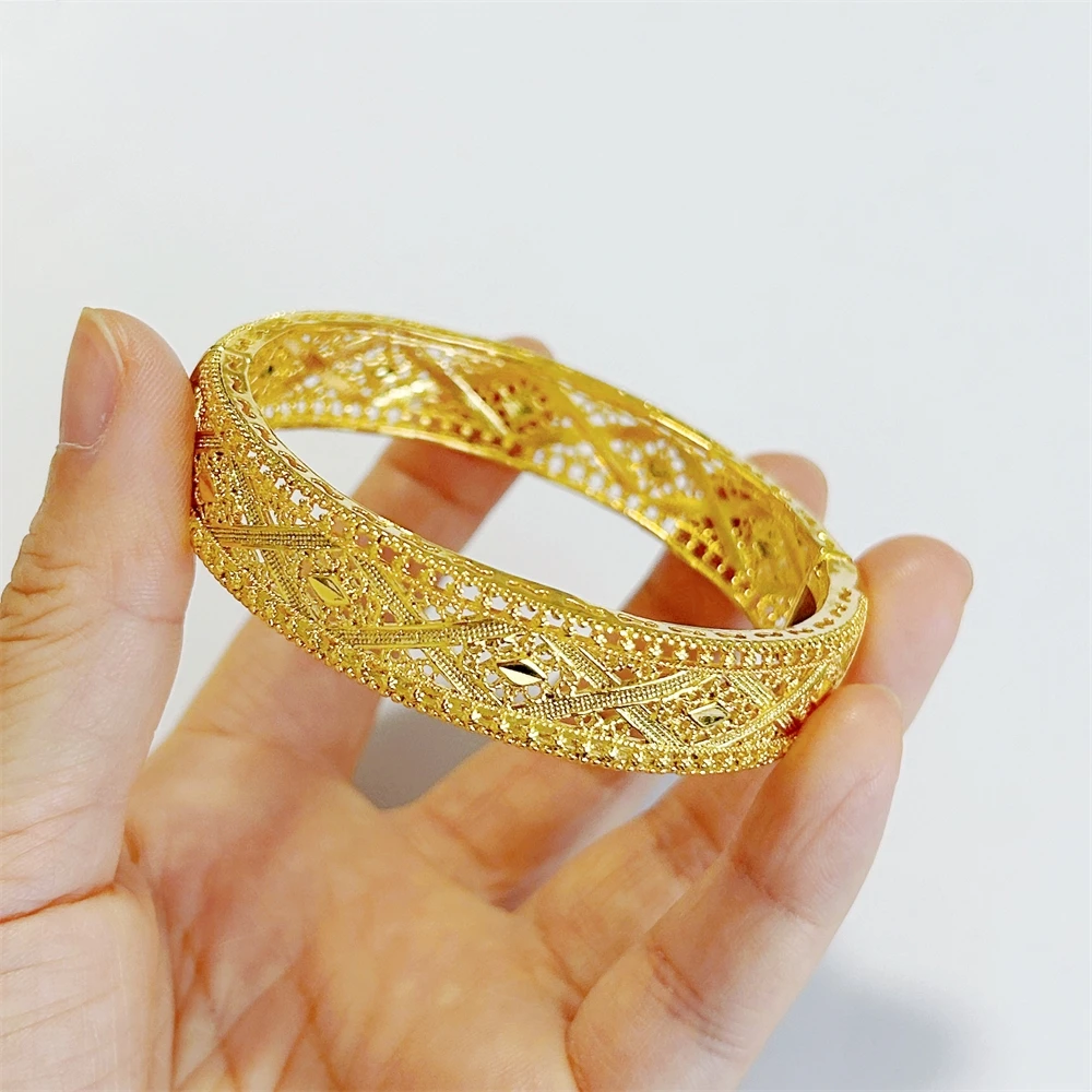 Women\'s Hand Bracelets Gold Color Exquisite Round Cuff Bangle Bracelet Pulsera Femme Vintage Jewelry Accessories Party Gifts