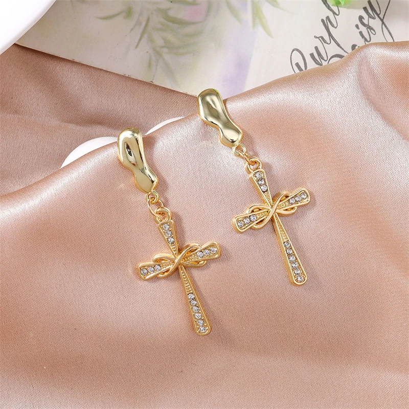 Modische Kristall-Metall-Kreuz-Ohrstecker für Frauen und Mädchen, Party- und Festival-Schmuckgeschenke – Detail 14
