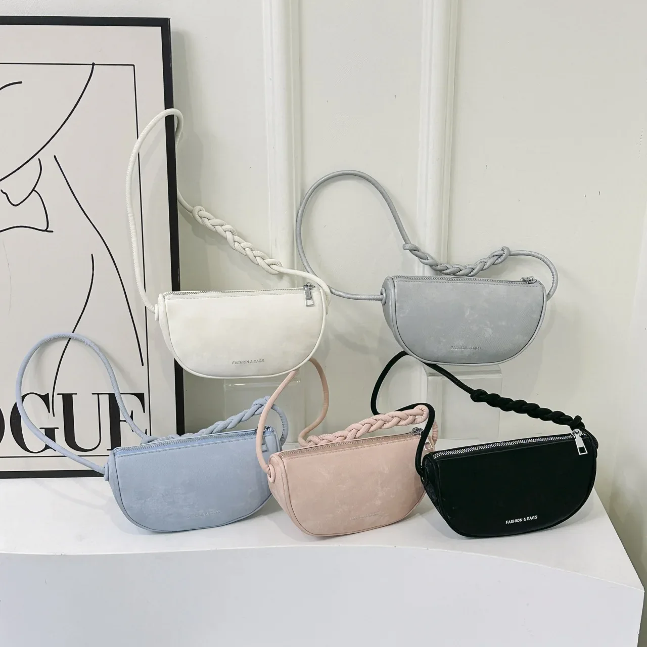

2025 New High-End Spring-Summer Women's Handbag - All-Match Underarm Dumpling Shape | Exquisite Design for Daily & Occasions