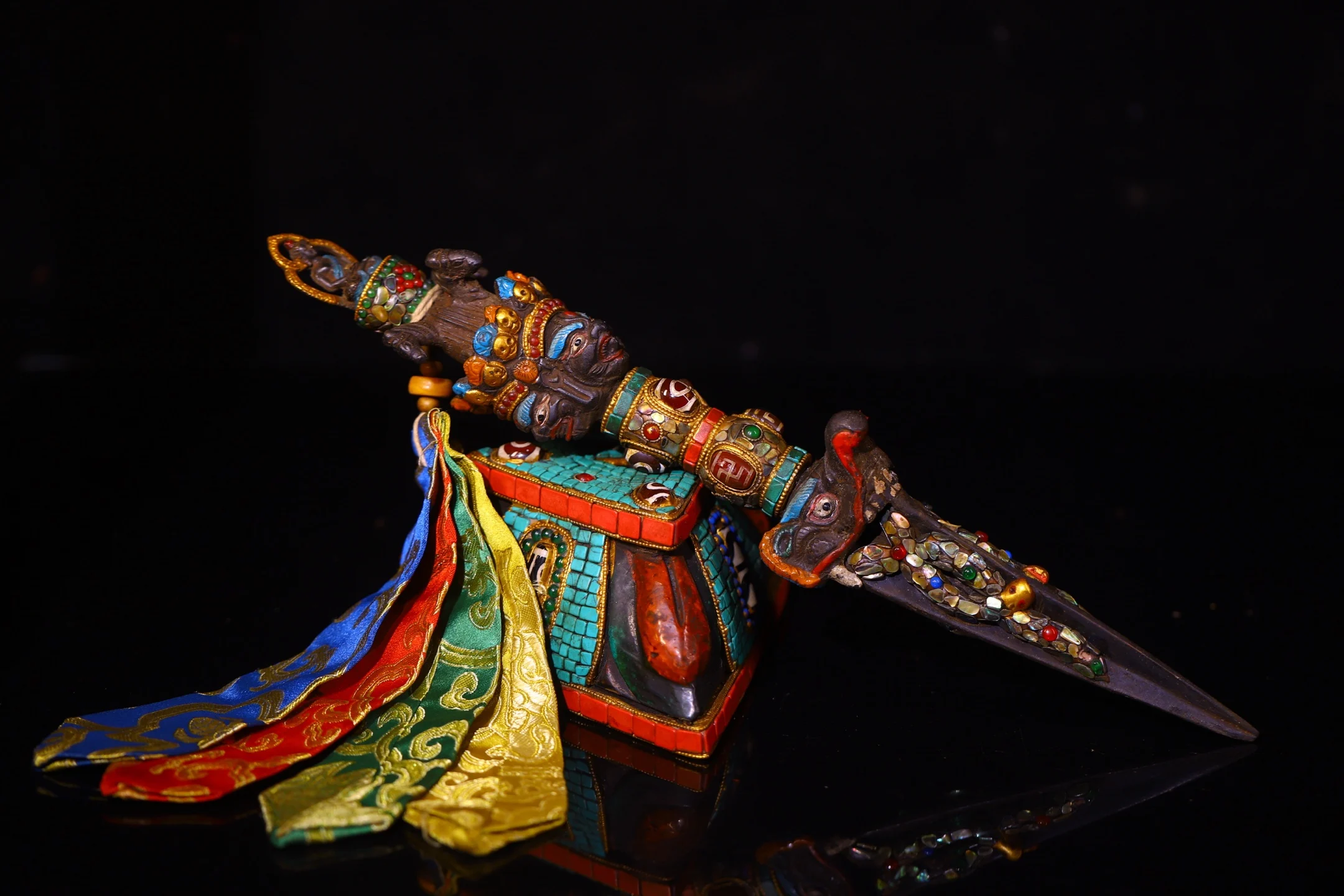 Old Bronze Painted Mosaic Gem gZi Beads Shell Turquoise Three sided Buddha Head Hayagriva Dorje Vajra Phurpa Skull Base Amulet