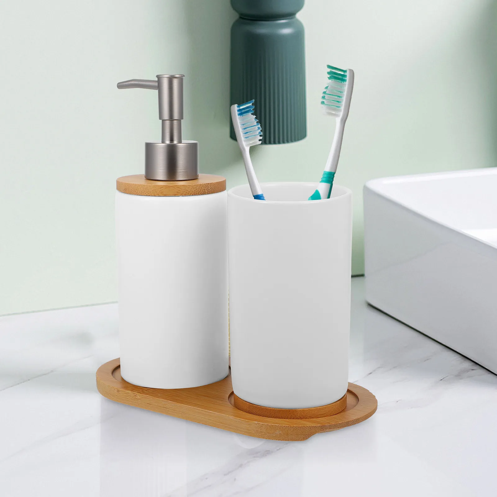 

Набор керамических стаканов для ванной комнаты: современные аксессуары, стильное хранение для зубных щеток, дозаторов для мыла и шампуня