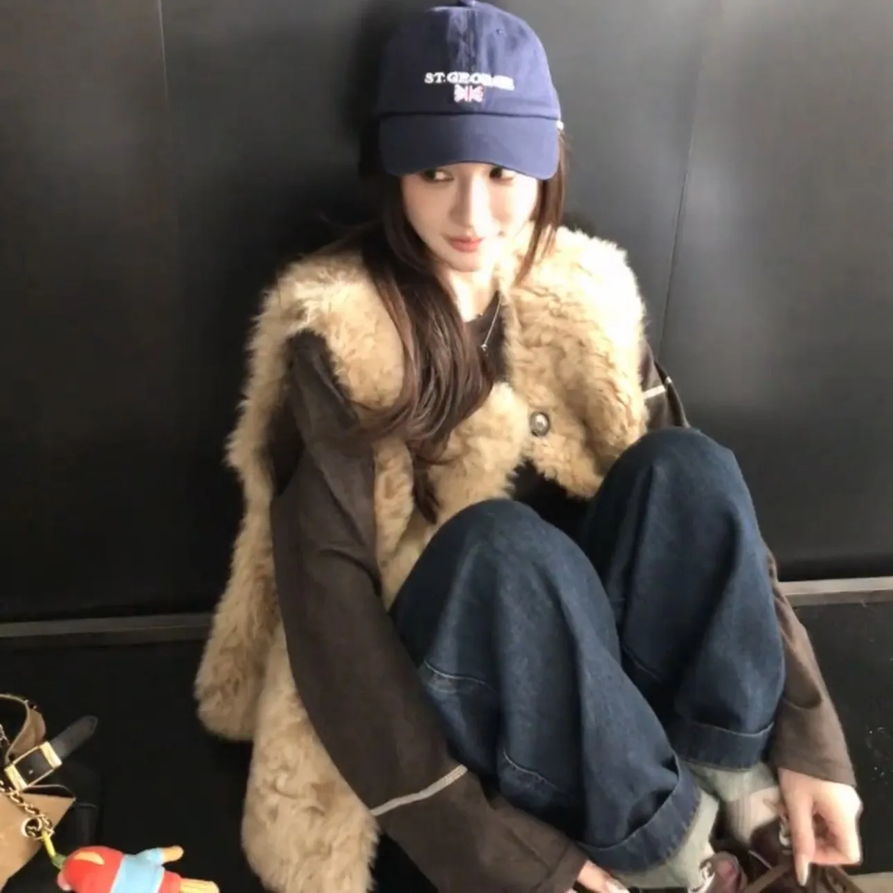 سترات نسائية من الفرو الصناعي معاطف وسترات بدون أكمام برقبة دائرية معطف سميك دافئ Y2k ملابس الشارع الشهير سترة أنيقة للعمل للخريف والشتاء