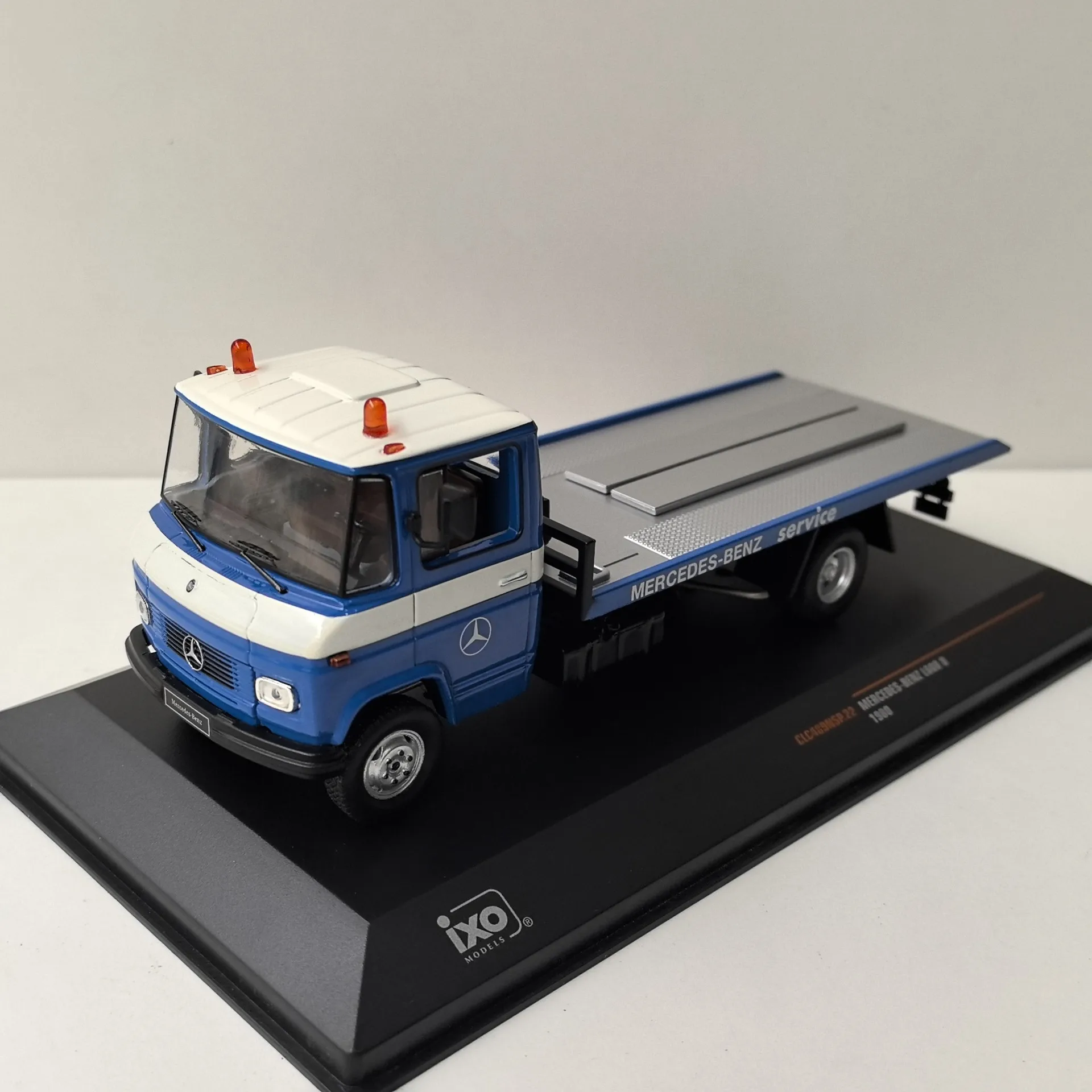 Diecast IXO 1/43 Scale BENZ L608 D 1980 BENZ Flatbed Truck Rescue Alloy Car Model Collectible Toy Gift Souvenir Display Ornament