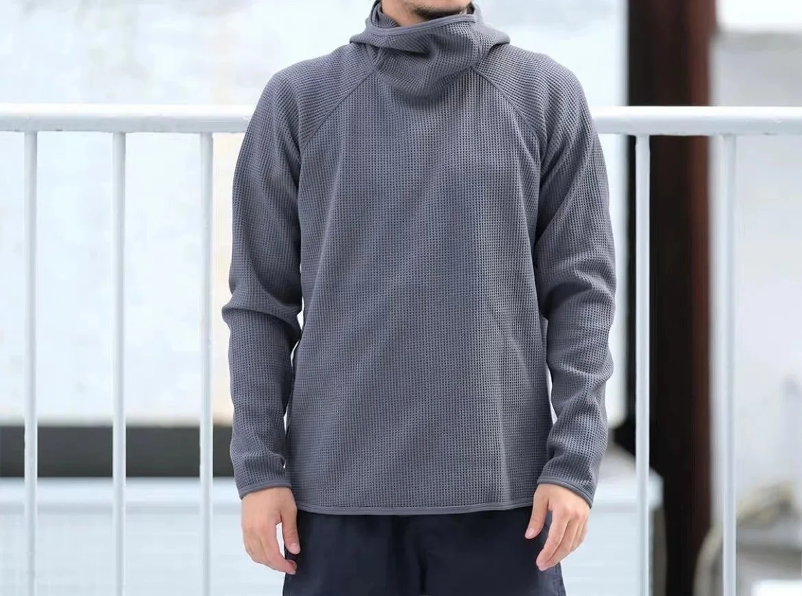

GDW Outdoor Functional Hooded Long Sleeve T-Shirt Lightweight Quick Dry Comfortable Breathable Polyester Fiber Men's T-Shirt
