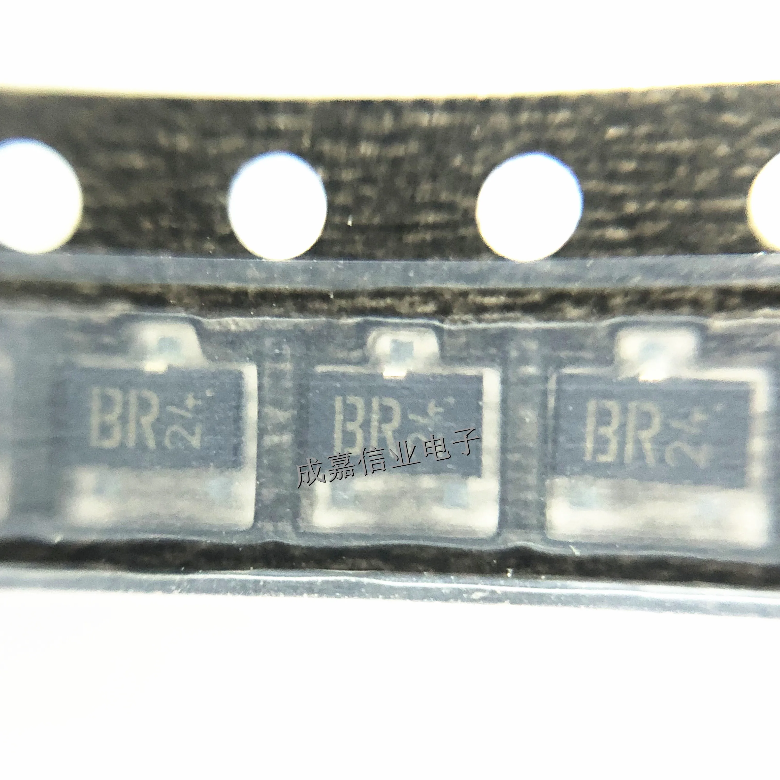 ترانزستورات ثنائية القطب ، 2SC2412KT146R SOT-23-3 MARKING ، BR ، 50V ، 0.15A ، 3-Pin درجة حرارة التشغيل:-55C-+ 10000