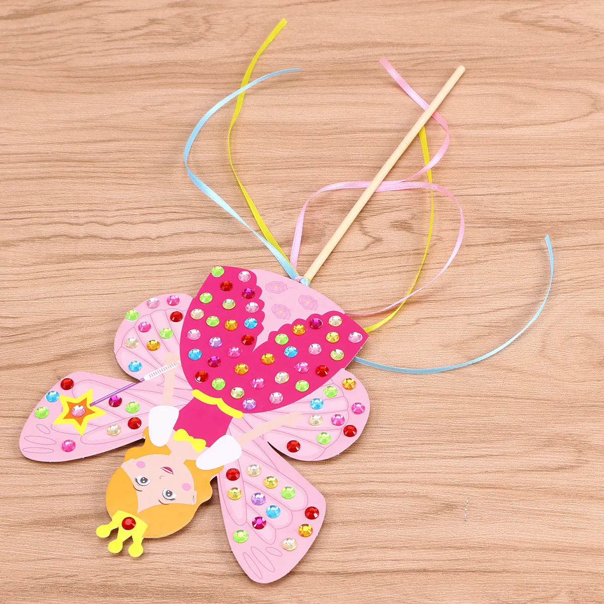 

2 набора: Набор для творчества «Волшебная палочка с цветными стразами» – увлекательные материалы для детского творчества, развивающие пособия для раннего обучения в детском саду по методике Монтессори