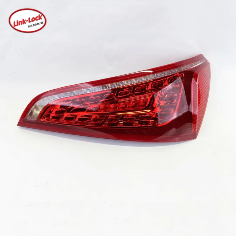 

LINK-LOCK Taillight Assembly 8R0945094A