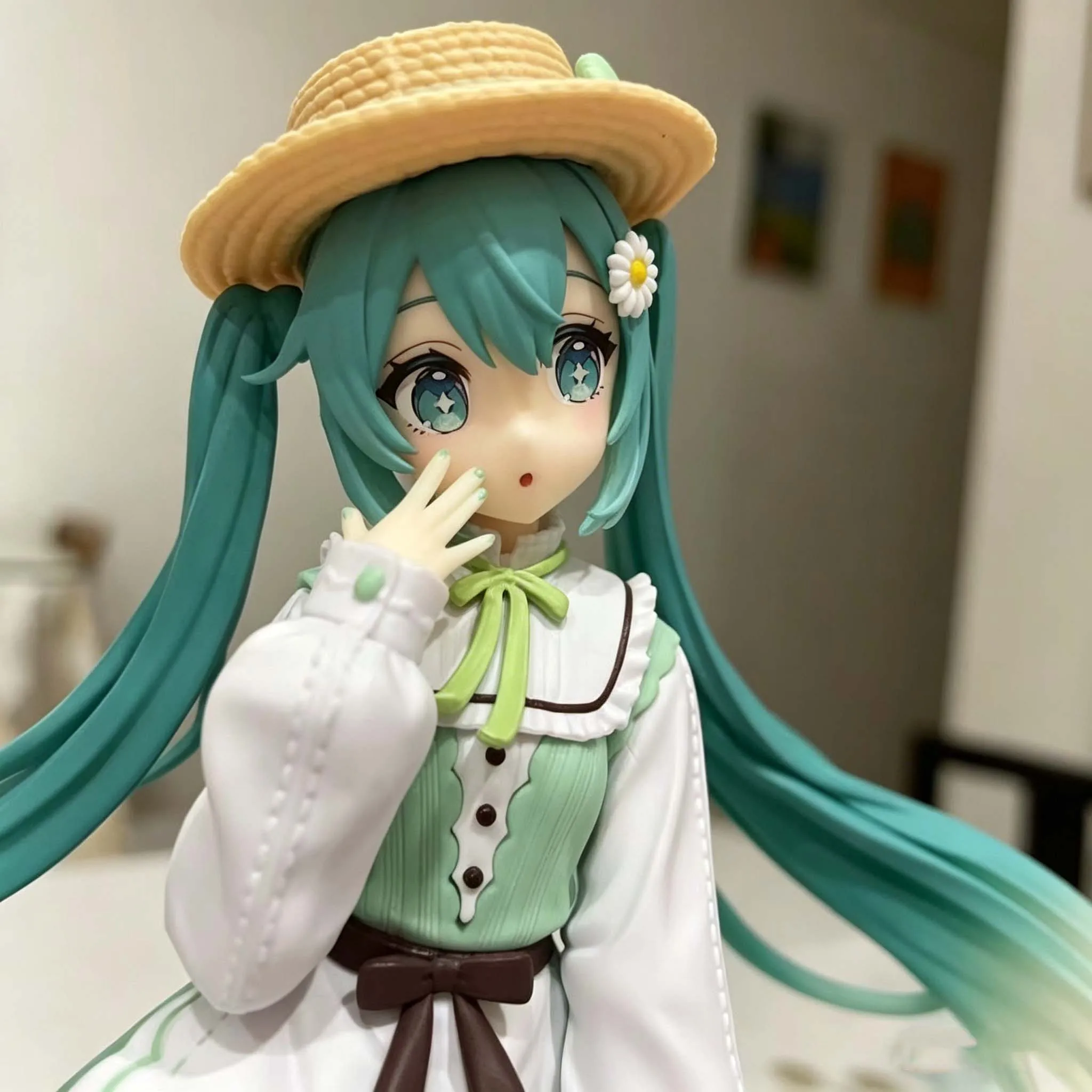 nova-e-bonita-figura-de-anime-hatsune-miku-estilo-kawaii-de-15-20cm-para-mesa-brinquedo-de-pvc-boneca-colecionavel-presente-de-aniversario
