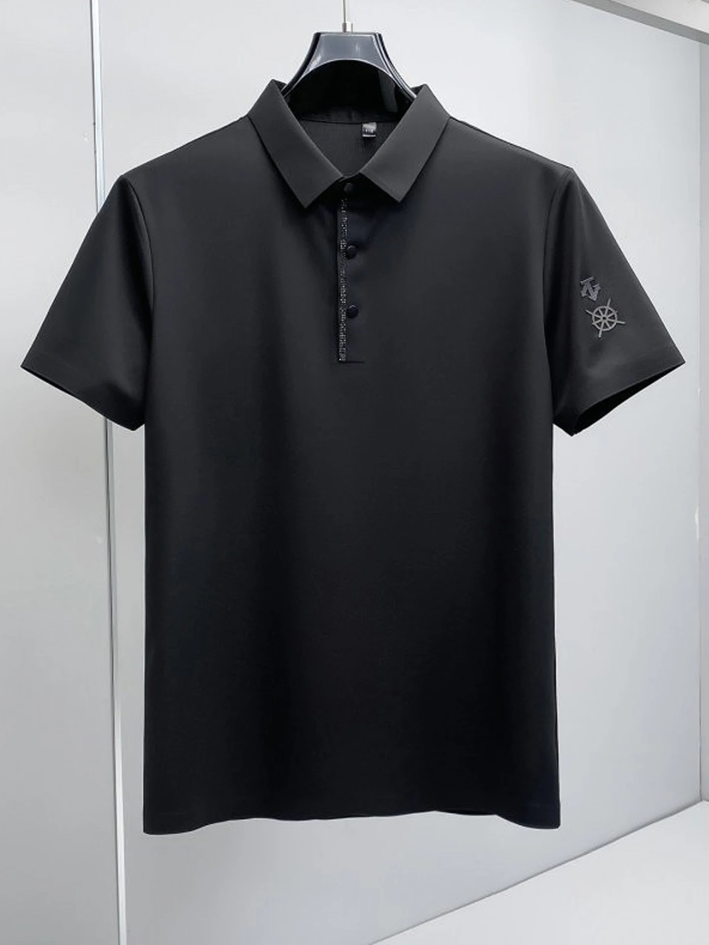 

Летняя высококачественная охлаждающая рубашка с коротким рукавом и отложным воротником для молодых мужчин, деловой повседневный стиль, бесшовная, из ледяного шелка, модная