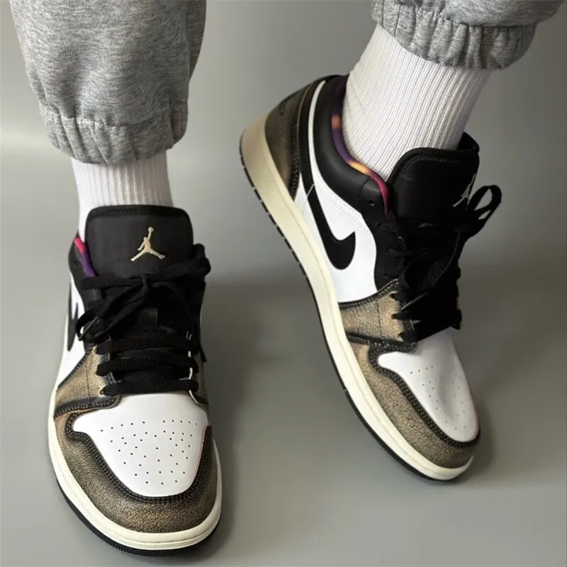 Jordan Air Jordan 1 Low “WearAway' Trendy Hundred Slip Resistant Low Top Retro Board Shoes أسود أبيض أصفر