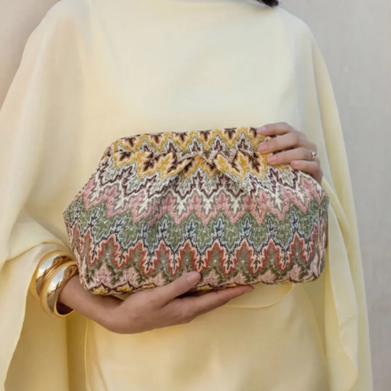 

Women's Retro Knitted Clutch Bag Bohemian Fashion Versatile Elegant Evening Wallet Pleated Cloud Handbag Niche Cosmetic Bag