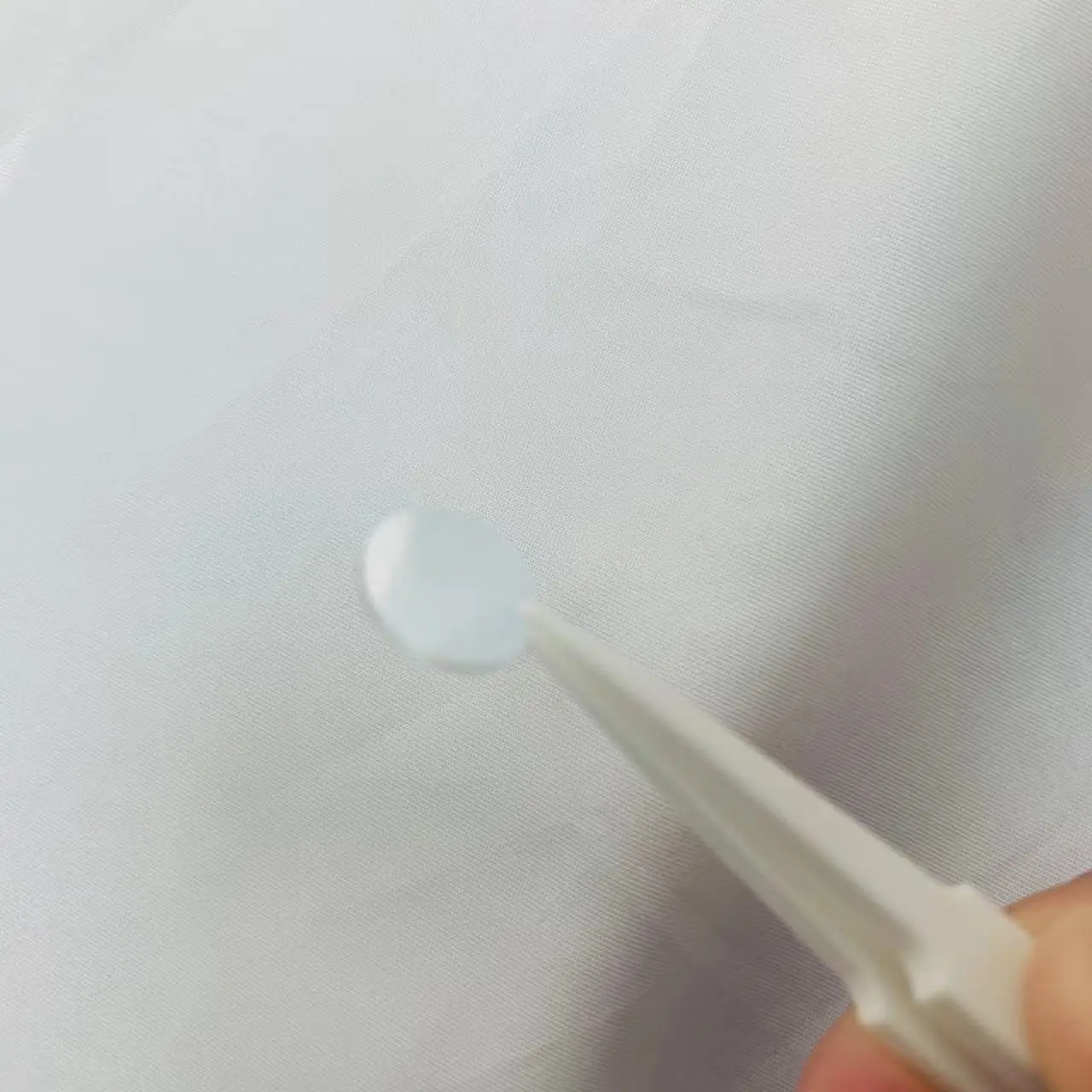 قطر 12.7 مللي متر و 1 مللي متر سميكة 785nm IR شريط ضيق تمرير مرشح الزجاج لليزر