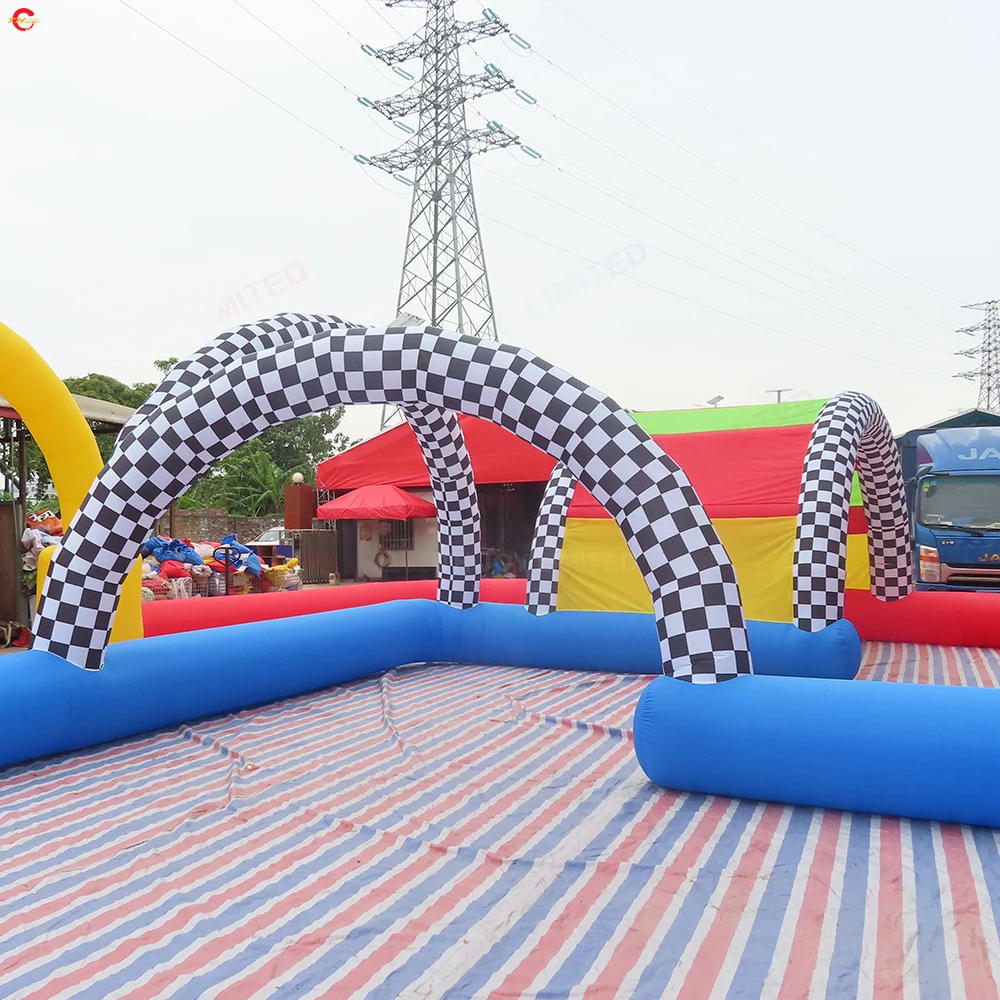 Fast ประตูการจัดส่ง 15x10m อุปกรณ์เสริม Gokart Giant Inflatable Race Track Air Race Track Rc Mega Blow Up Arena สนามเด็กเล่นของเล่น