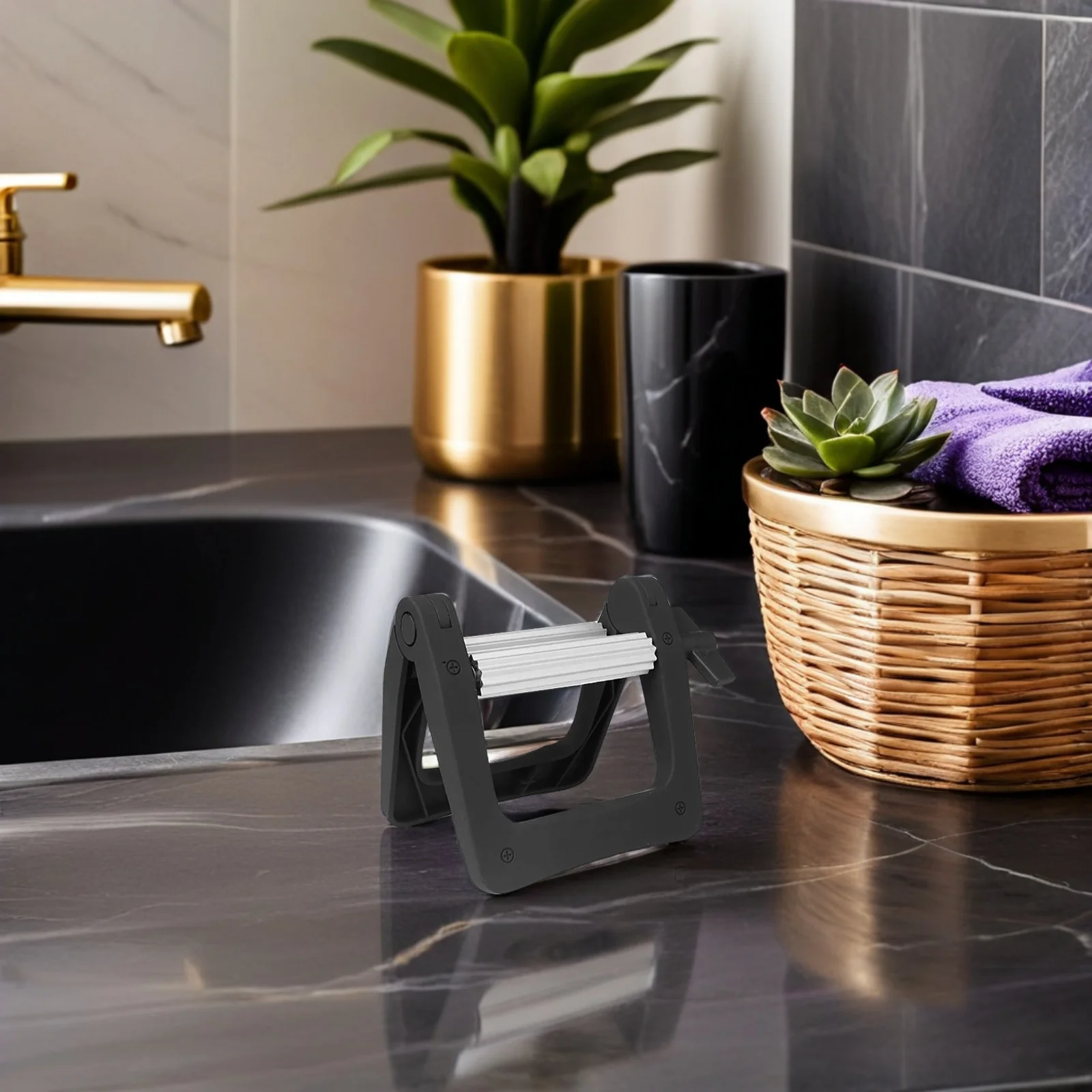 

1 шт., многофункциональный инструмент для соковыжималки зубной пасты с алюминиевым валиком для кремов, лосьонов, бутылочек для краски для волос, соковыжималка для тюбика зубной пасты