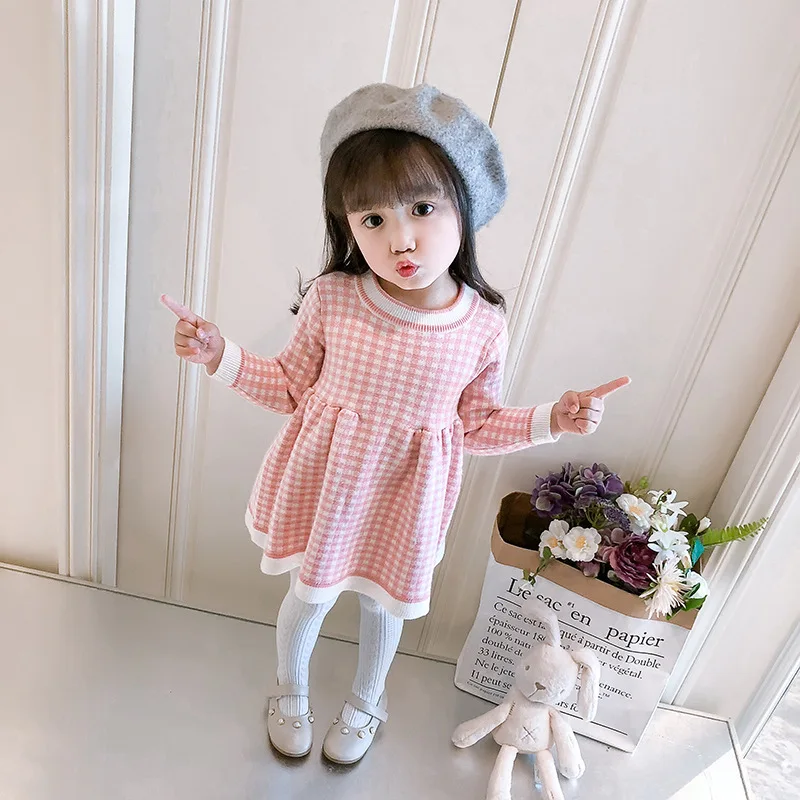 Neues kariertes, bedrucktes, langärmeliges, farbblockiertes, süßes und niedliches, modisches, warmes Mini-Wollkleid für Mädchen im Herbst und Winter. – Detail 8