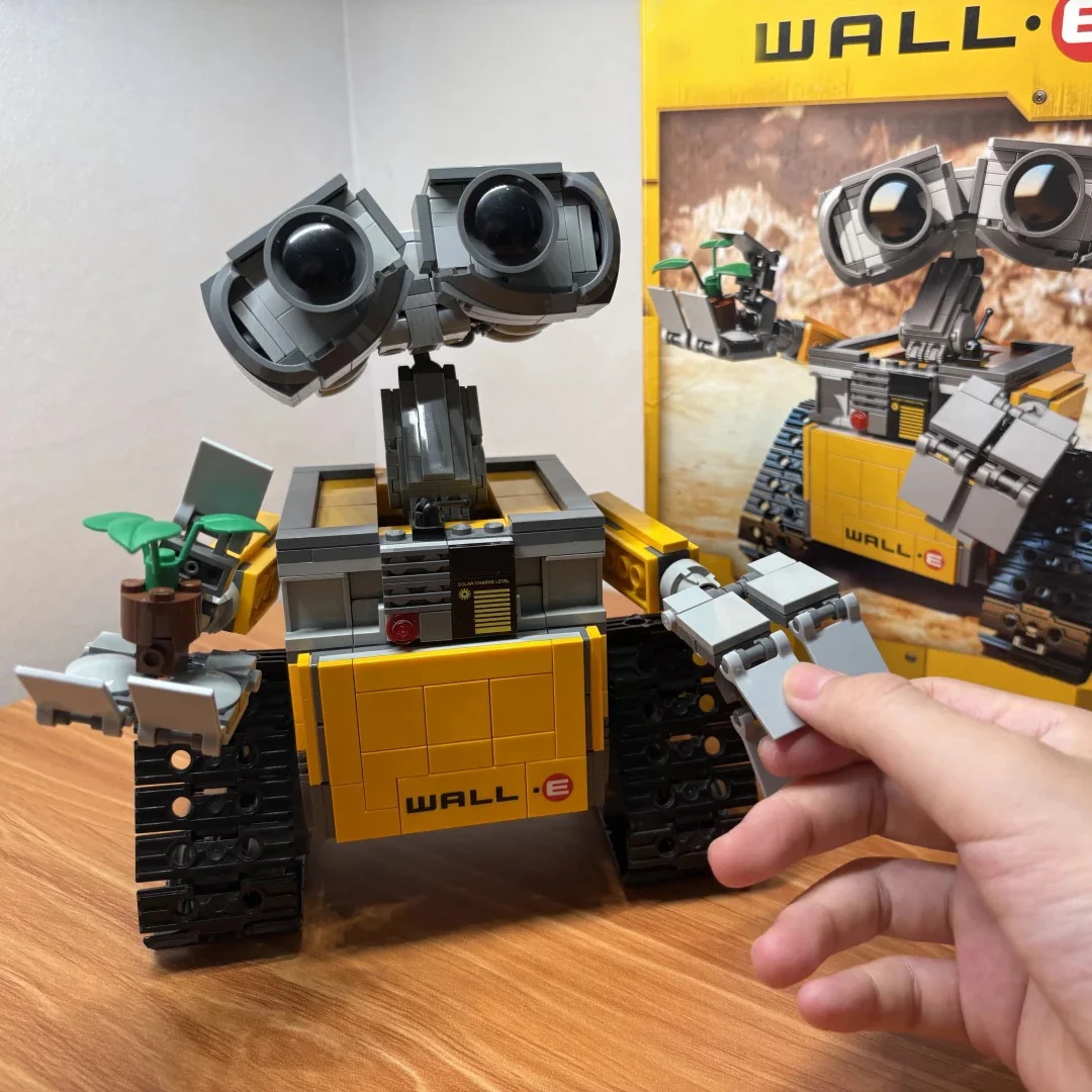 

687PCS WALL E Space Robot Building Bricks MOC Sets Classic Movie Blocks DIY Model 21303 Christmas Toys Kids Birthday Gifts