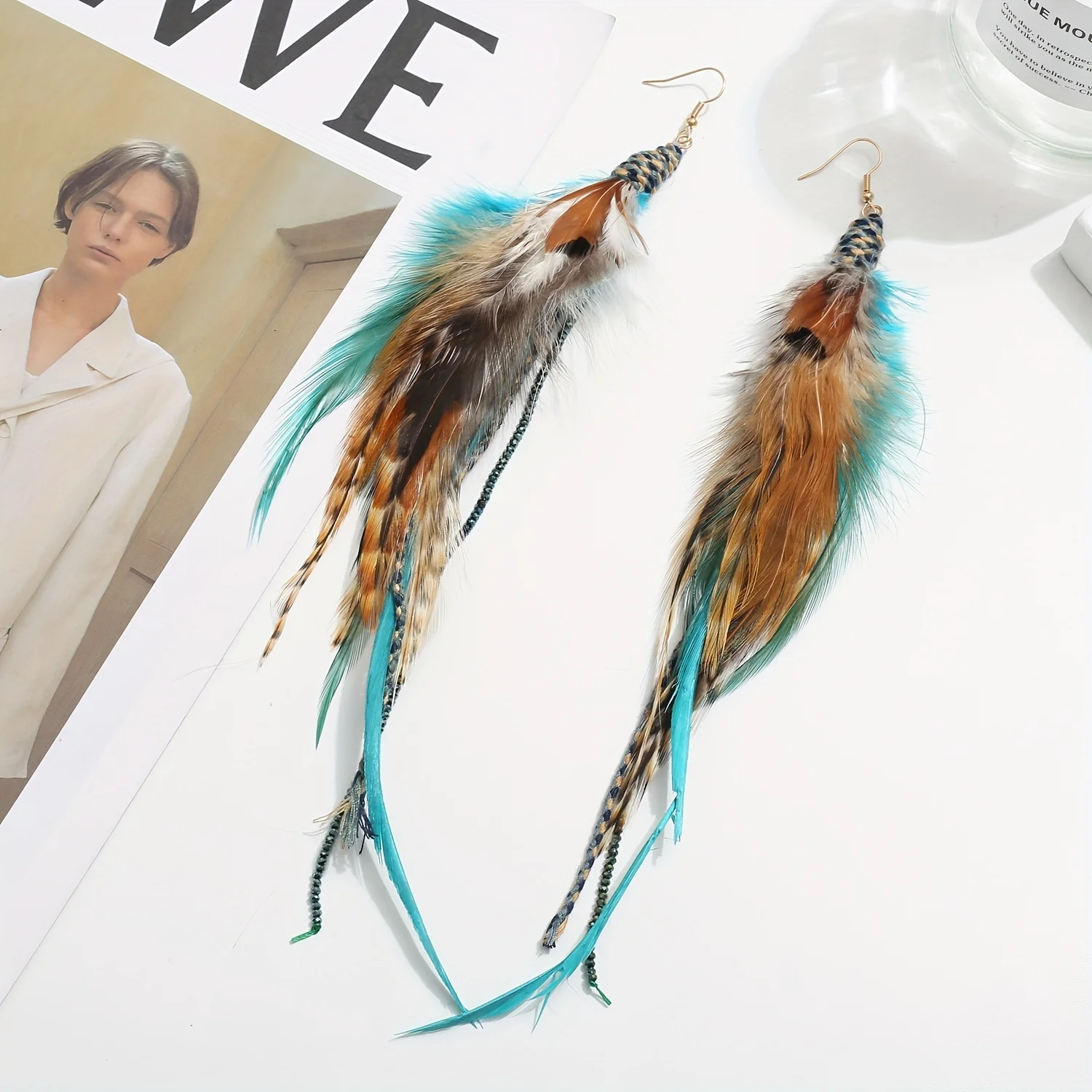 1-piece fashionable Bohemian ethnic style feather earrings with exquisite tassel beads suitable for girls and women\'s earrings